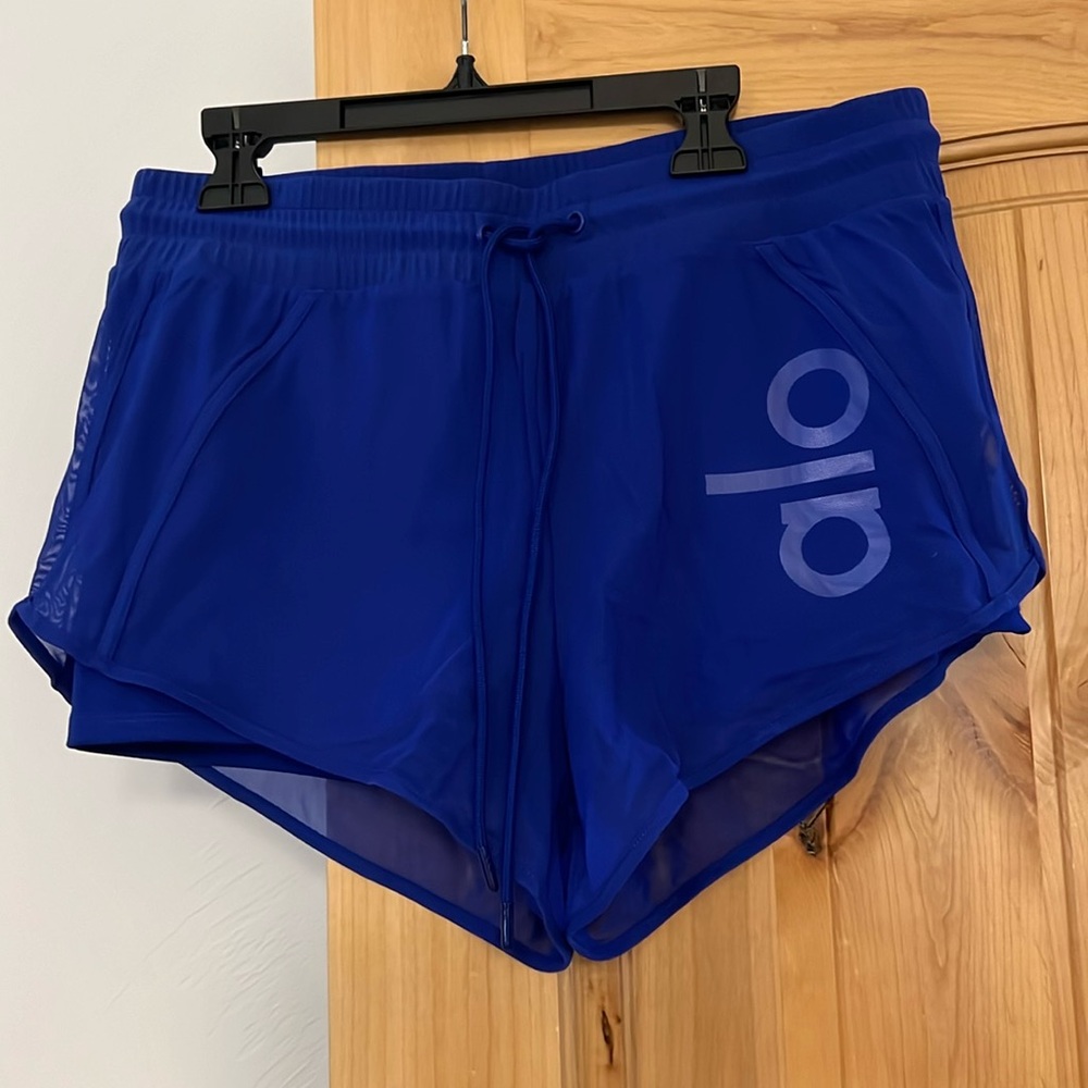 Brand new w/o tags Alo shorts